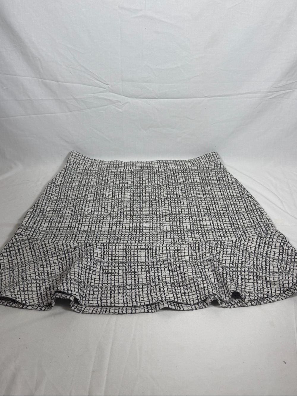 LOFT Black White Tweed Flounce Hem Skirt Textured Knit Flare A-Line Skater L O46